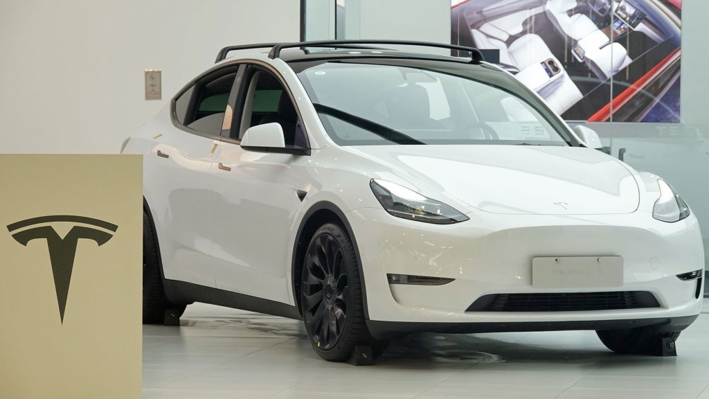 Tesla đã được thêm vào danh sách mua hàng của chính phủ Trung Quốc